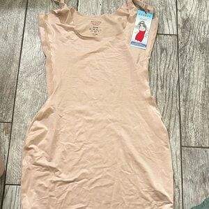 SPANX Light Cream RTL $58.size XL open breast